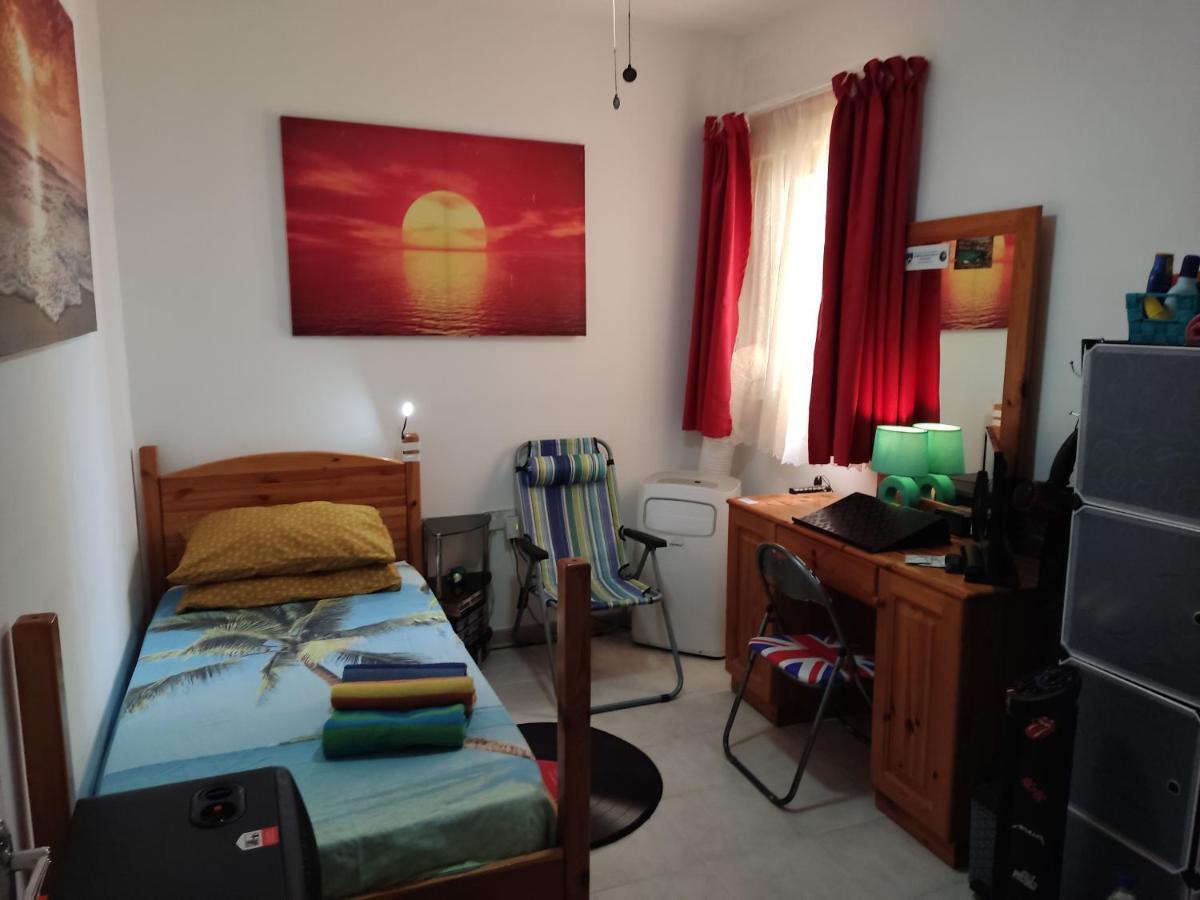 Modern Confortable Room For 1 Person Only In A Shared Flat Close To Beach Mellieha Exterior photo
